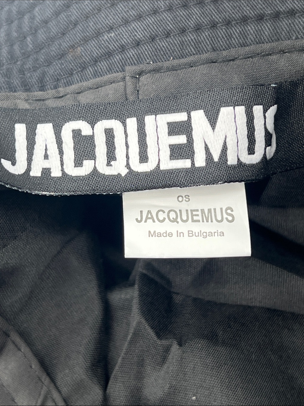 Jacquemus Black Frayed-Edge Wide Bucket Hat - Picture 9 of 9